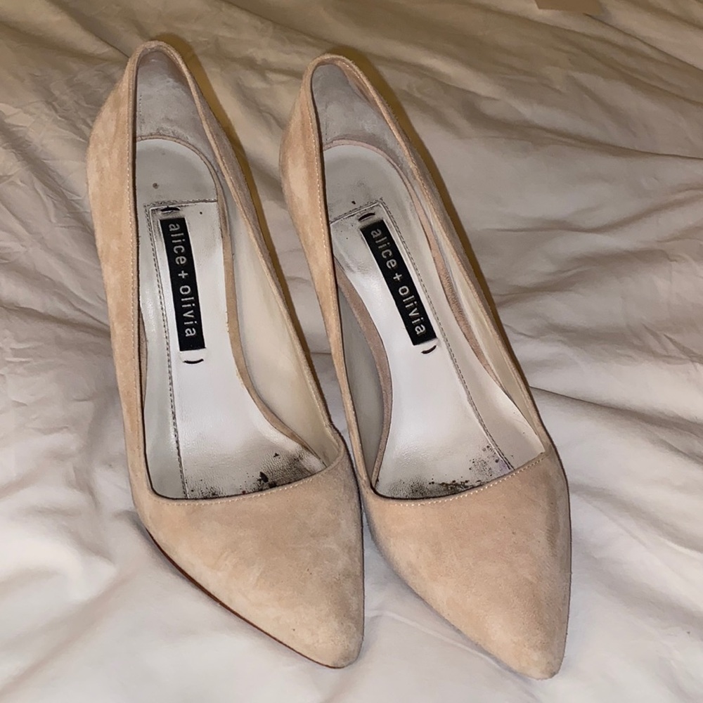 Alice & Olivia Nude Pumps